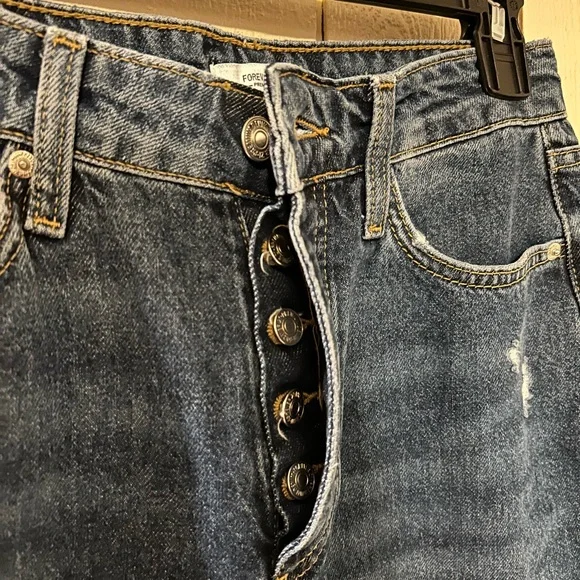 Forever 21 Women’s Dark Blue Distressed Straight Jeans - Picture 2 of 3